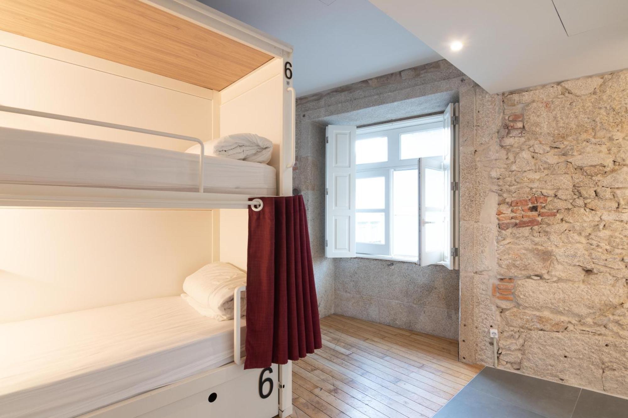 Ostello The House Ribeira Oporto